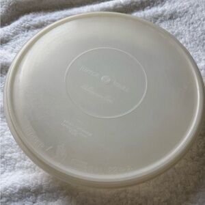 Vintage Tupperware Millionaire Line Cupcake Keeper #242-1 w/Lid Seal #224-2